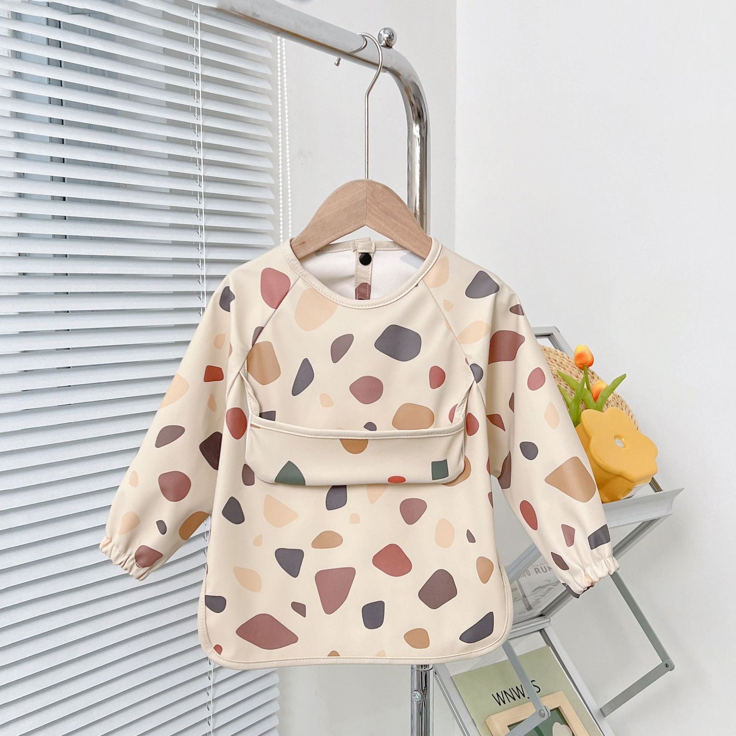 Waterproof Baby Bib with Sleeves – PU Feeding Bib with Crumb Catcher Pocket